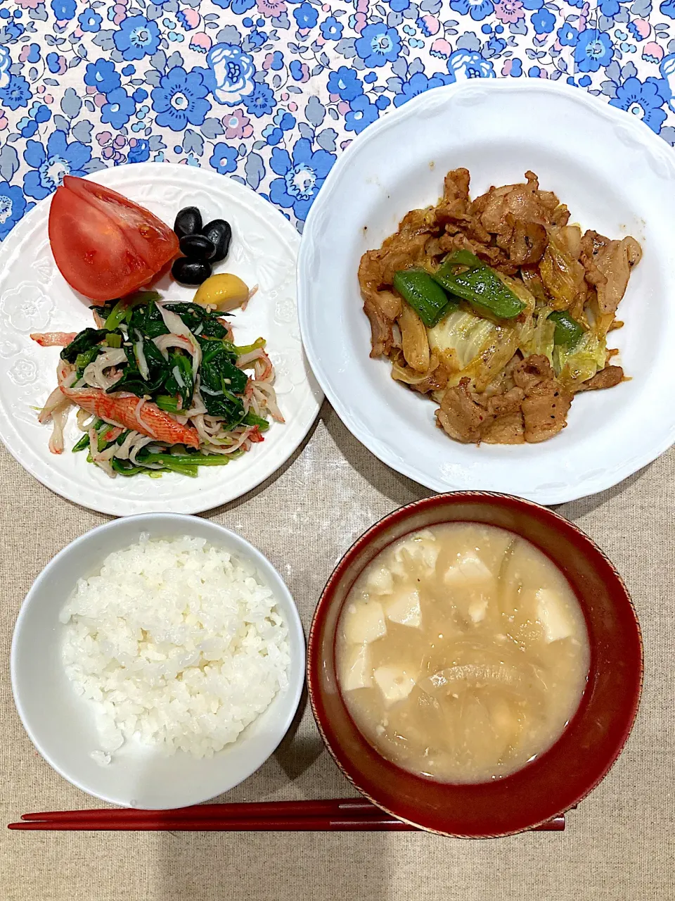 回鍋肉とほうれん草のカニカマ和え|おしゃべり献立さん