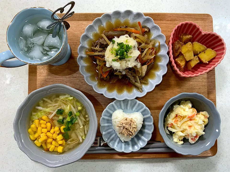 Snapdishの料理写真:大根おろしのせ♡お野菜たっぷり牛肉煮込み献立|ekoneko❤︎さん