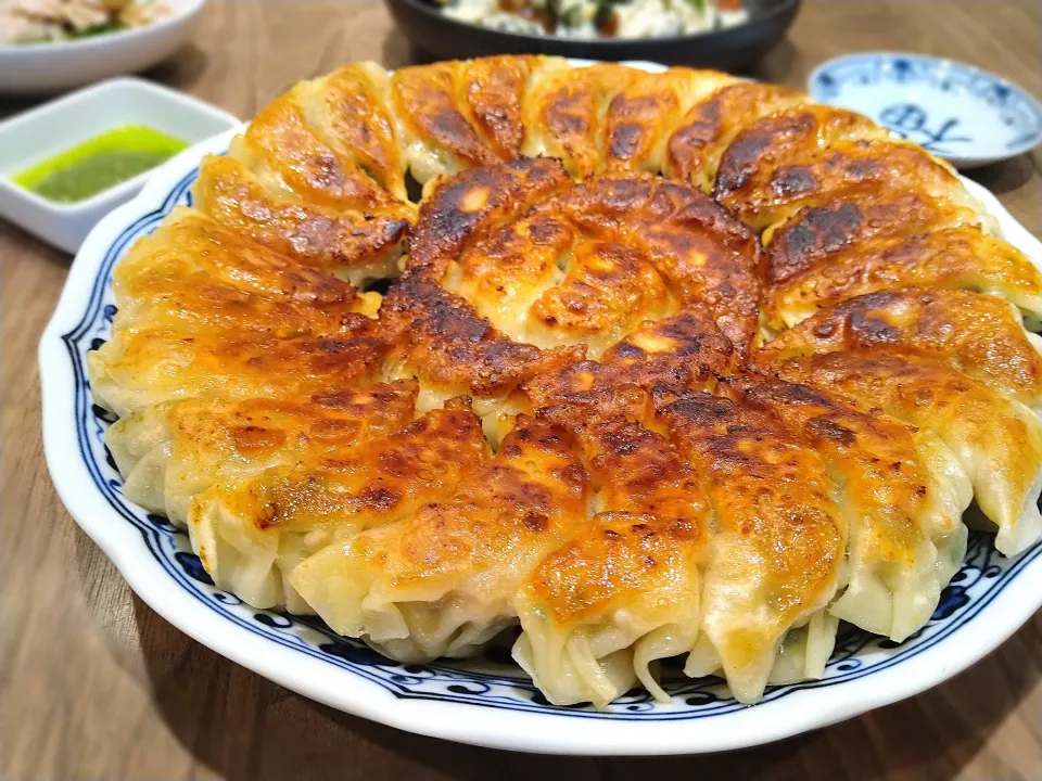 春キャベツのジューシー焼き餃子|古尾谷りかこさん