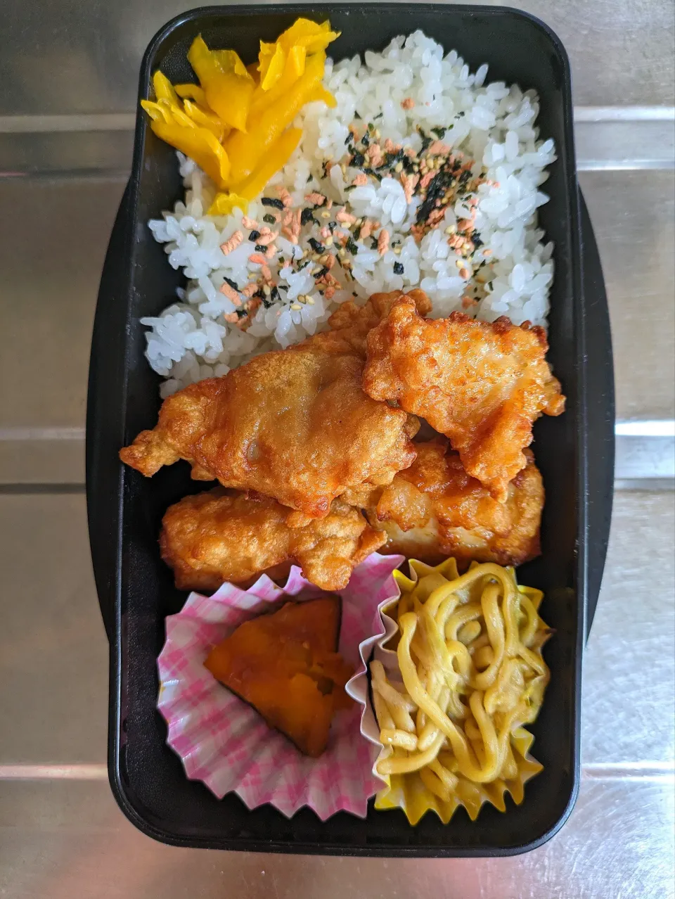 旦那弁当　2024/3/21

からあげ
焼きそば
かぼちゃの煮物|ユキヨメ♪さん