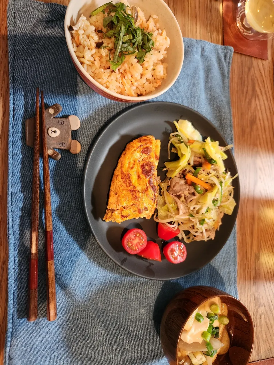 Snapdishの料理写真:炊き込みご飯に助けてもらった晩御飯|はるかさん