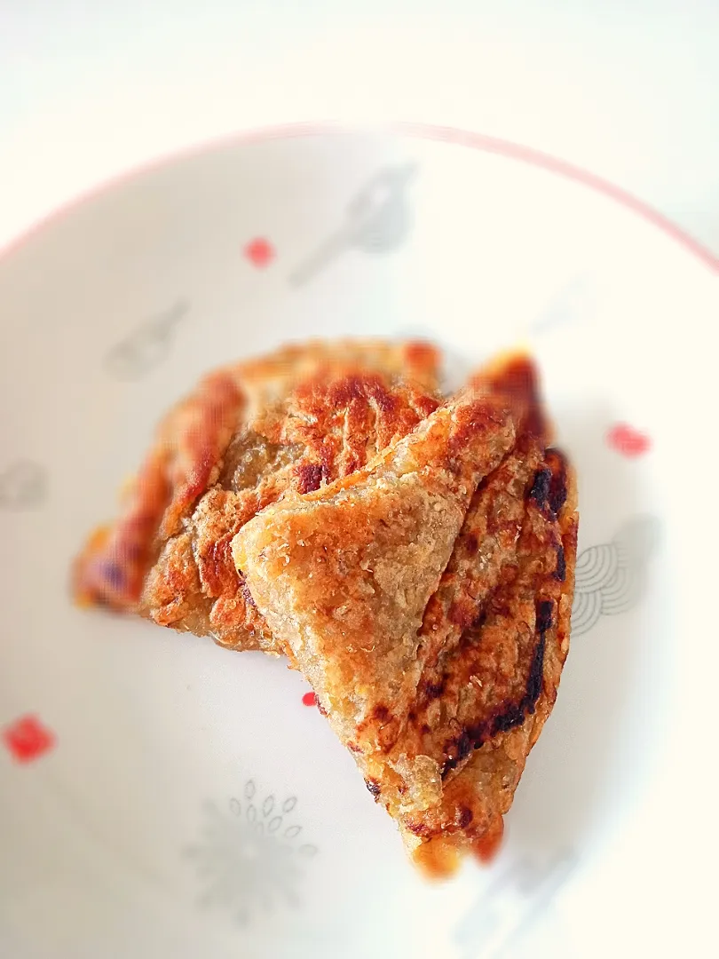 Pan fry Sweet Potato + Banana pancake

Ingredients: Banana + sweet potato + corn flour + baking powder + honey|2721_blissさん