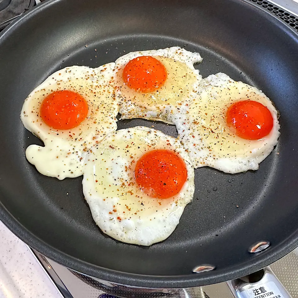 まほうらんゴールド目玉焼き🍳 はじめて作りました(8歳)|愛さん