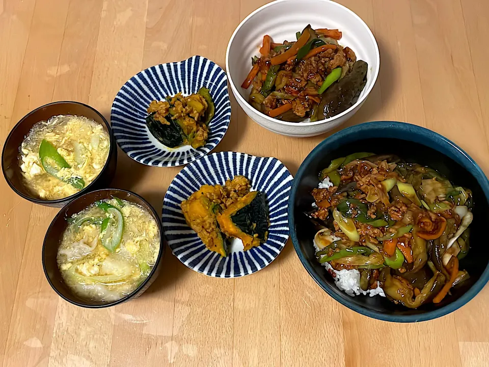 Snapdishの料理写真:麻婆茄子丼　かぼちゃの肉そぼろあんかけ　ワンタン春雨卵スープ|そのみさん