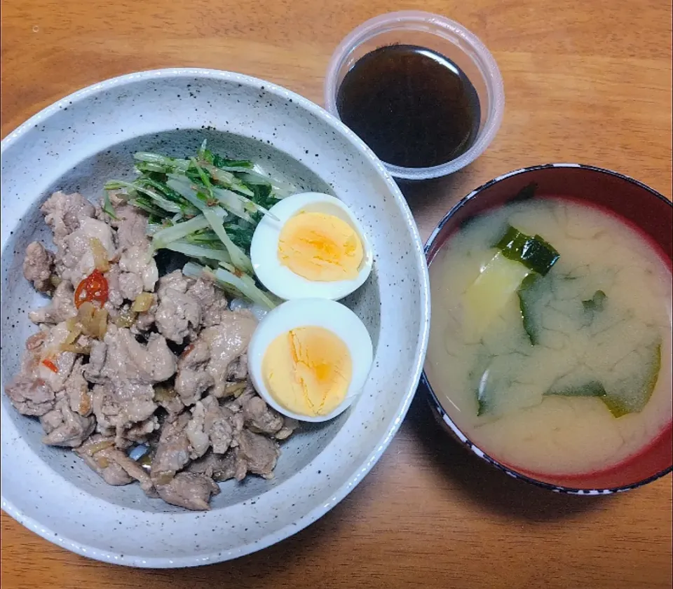 2024 0321　魯肉飯　水菜のおひたし　もずく　さつまいもとわかめのお味噌汁|いもこ。さん