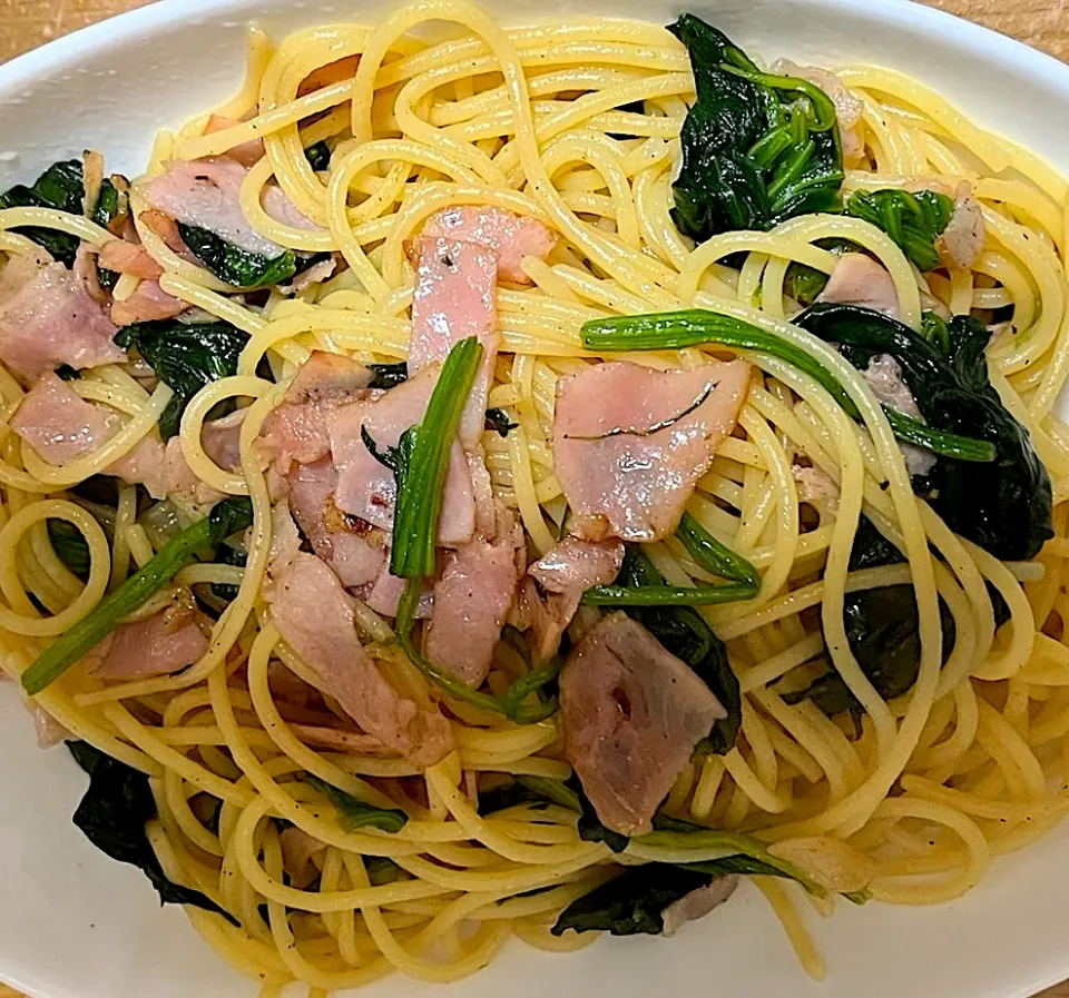 Snapdishの料理写真:ベーコン🥓とほうれん草の和風🥬パスタ|miiina・＊・さん