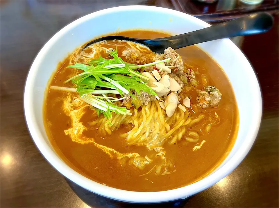 かれーらぁ麺(2月〜4月限定)  しっかりしたカレーで美味しい！|リフルシャッフルさん