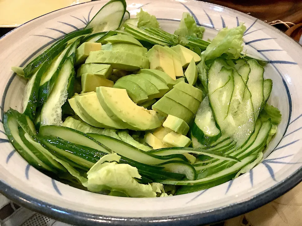 アボカド🥑のグリーンサラダ🥗😋|アライさんさん