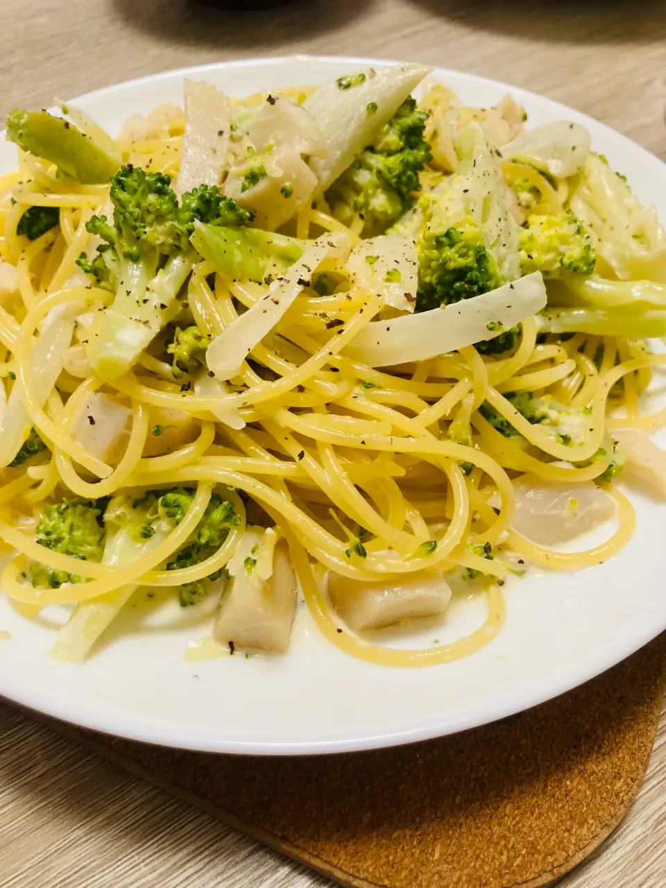 Snapdishの料理写真:帆立の貝柱とブロッコリーのクリームパスタ🥦|あさん