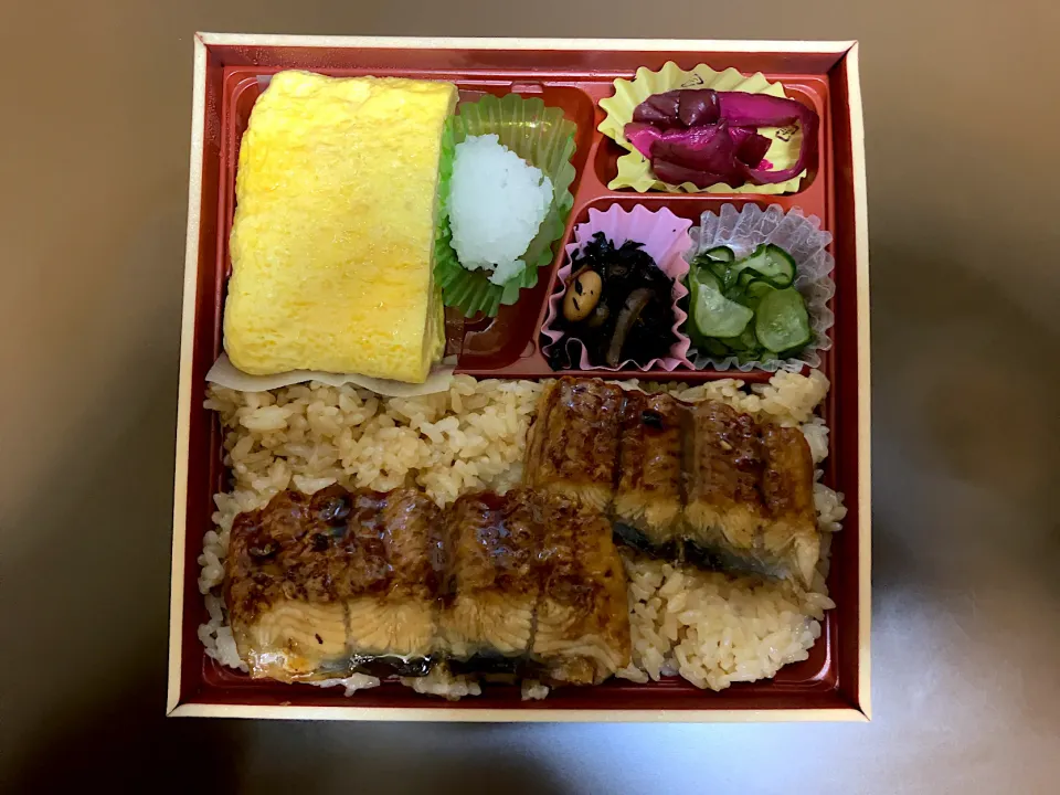 近鉄H 玉子丸 だし巻とうなぎ弁当|ばーさんさん