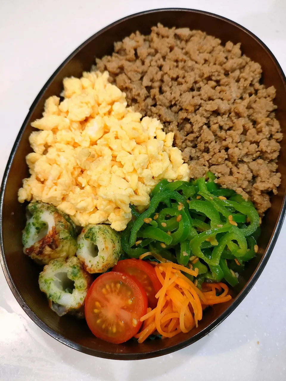 鶏そぼろ弁当|ルルさん