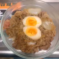 Snapdishの料理写真:吉野家牛丼　煮玉子トッピング|みえさん