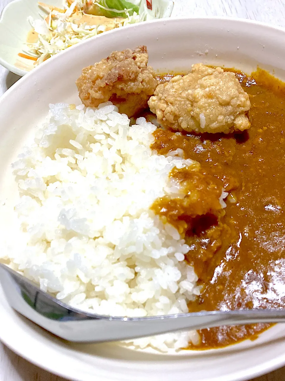 サラダ、唐揚げカレー|Ayaさん