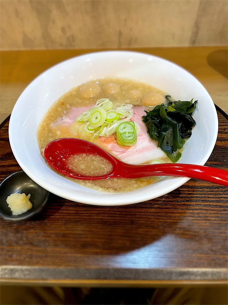 夜空と大地さんの豚骨醤油ラーメン|たかさん