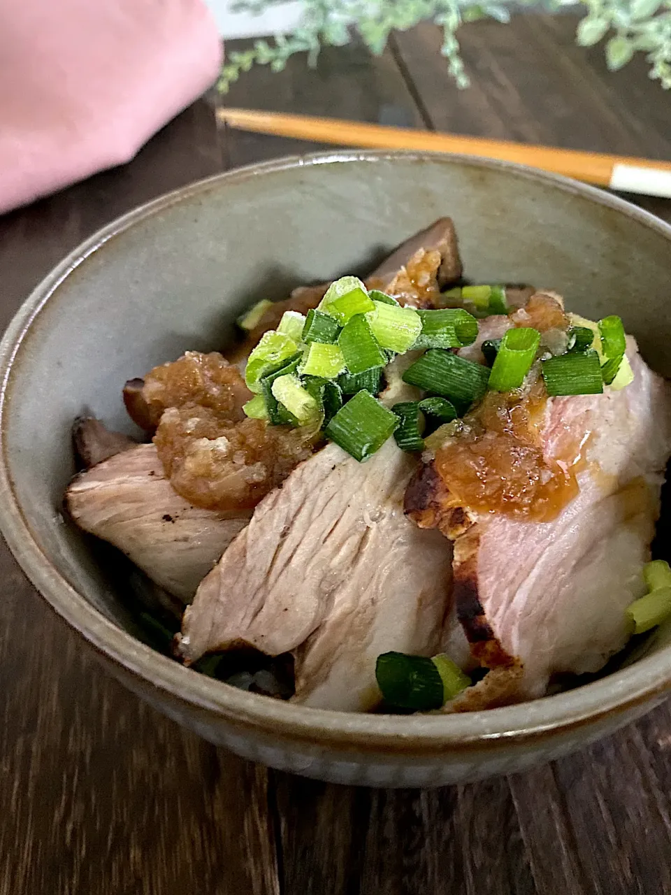 ローストポーク丼〜玉ねぎソース〜|ちぐあささん