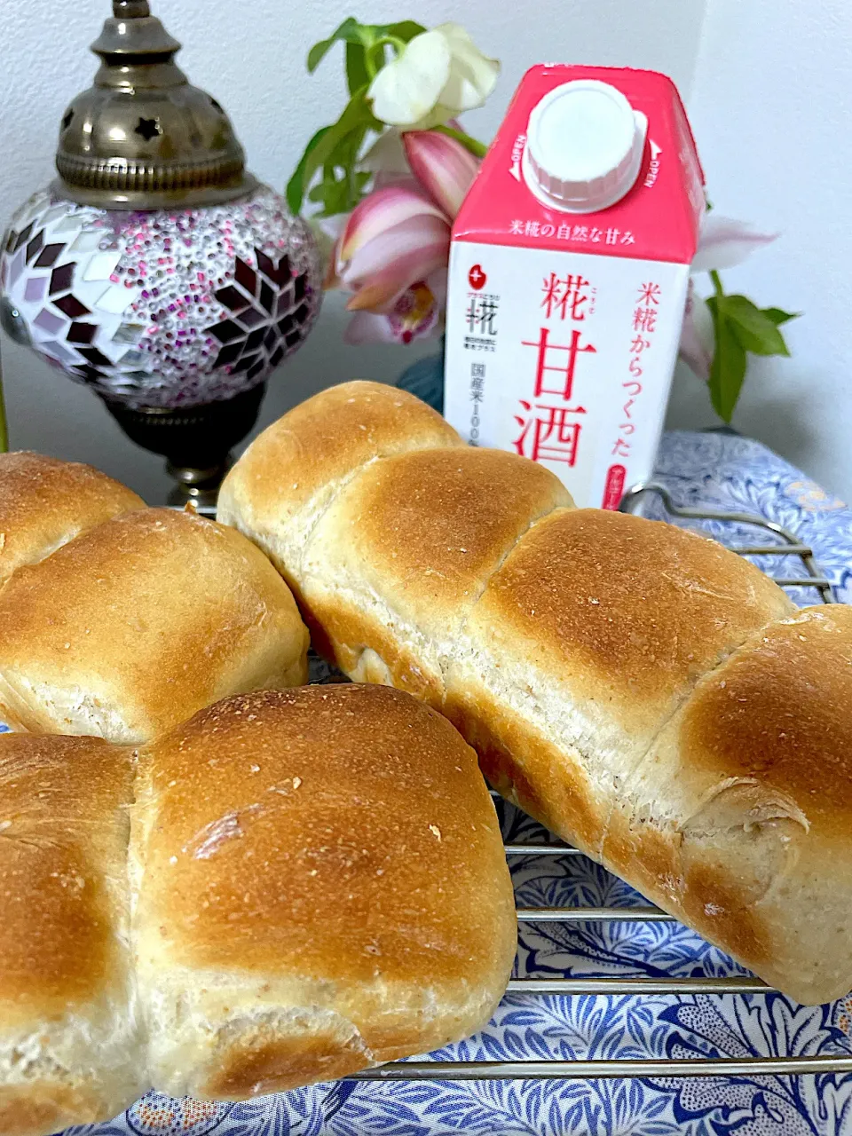 Snapdishの料理写真:甘酒入りミニ食パン|Mikaさん