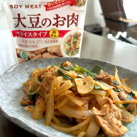 「ダイズラボ 大豆のお肉 スライス」を使ってみたSnapdishの料理・レシピ写真:ダイズラボ大豆のお肉スライスで大豆のお肉のキムチ炒め✨