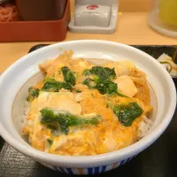 Snapdishの料理写真:なか卯の菜の花親子丼．．|でらえもん 調査局さん