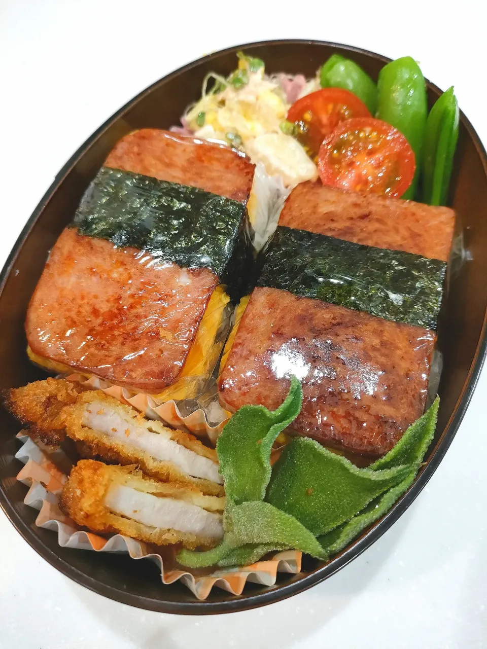 Snapdishの料理写真:スパムおにぎり弁当|ルルさん