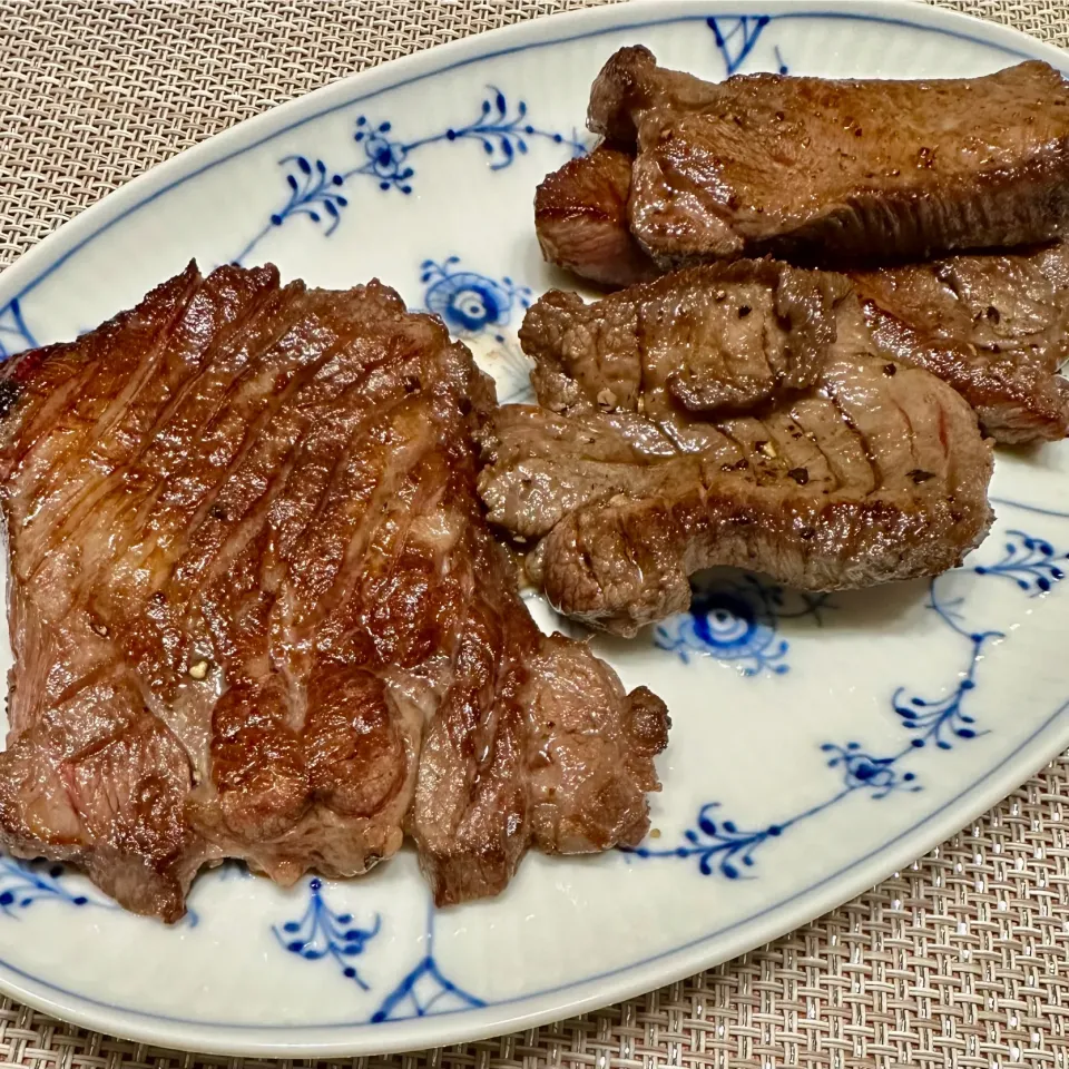 コストコの厚切り牛タンを焼きました👍|Jean Nobyさん