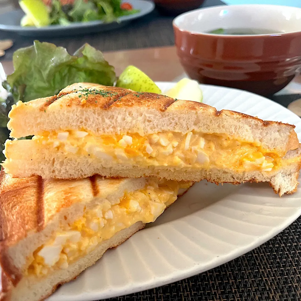 手作り食パンでホットたまごサンド🥚|reiさん