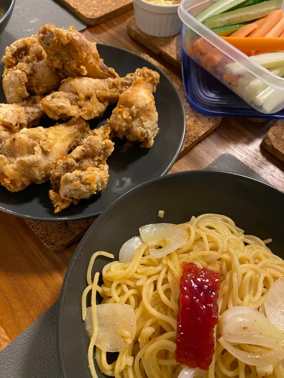 Snapdishの料理写真:簡単ケンタッキー風とパスタ|トトが作るご飯さん