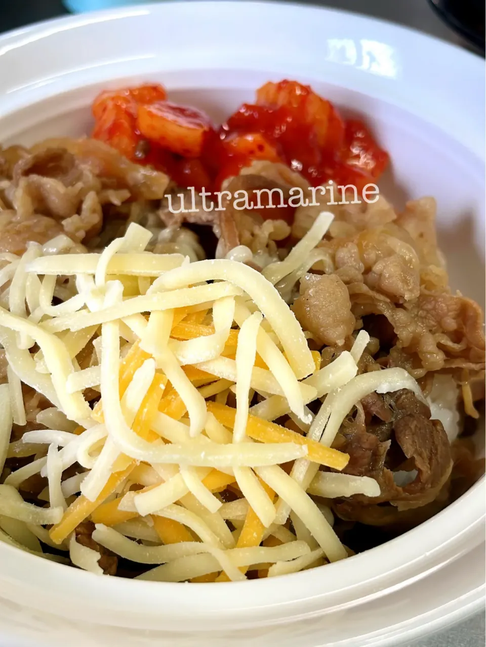 ＊吉野家の牛丼、チーズ&カクテキのせ！吉牛は思い出の味。＊|ultramarineさん