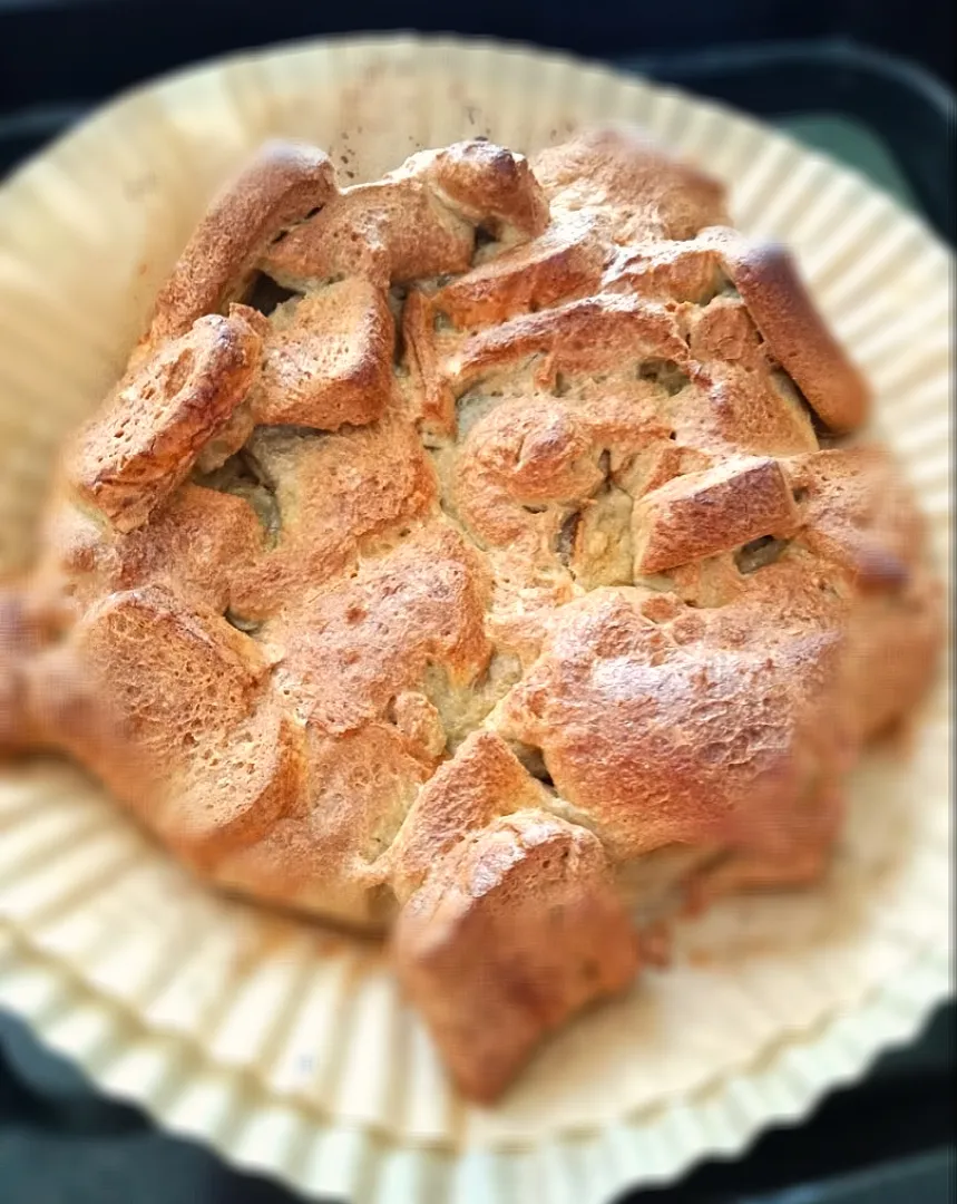 Bread pudding

Ingredients: White bread + Purple rice soy milk + Kinako powder + egg + honey 

*Tried making bread pudding many times, this is the tastier version. :)|2721_blissさん