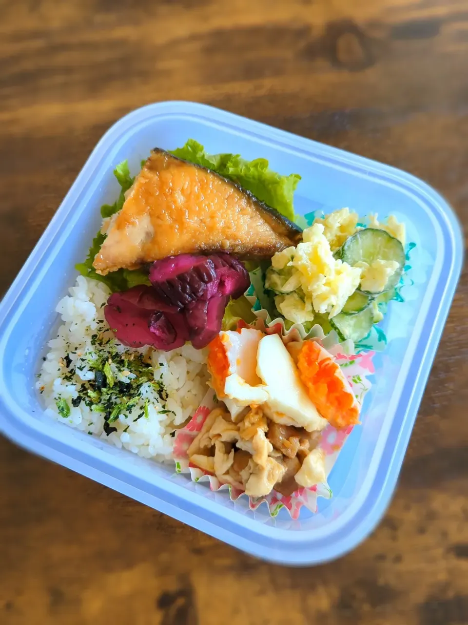 今日のお弁当🍱親子丼&ブリ照焼|明子さん