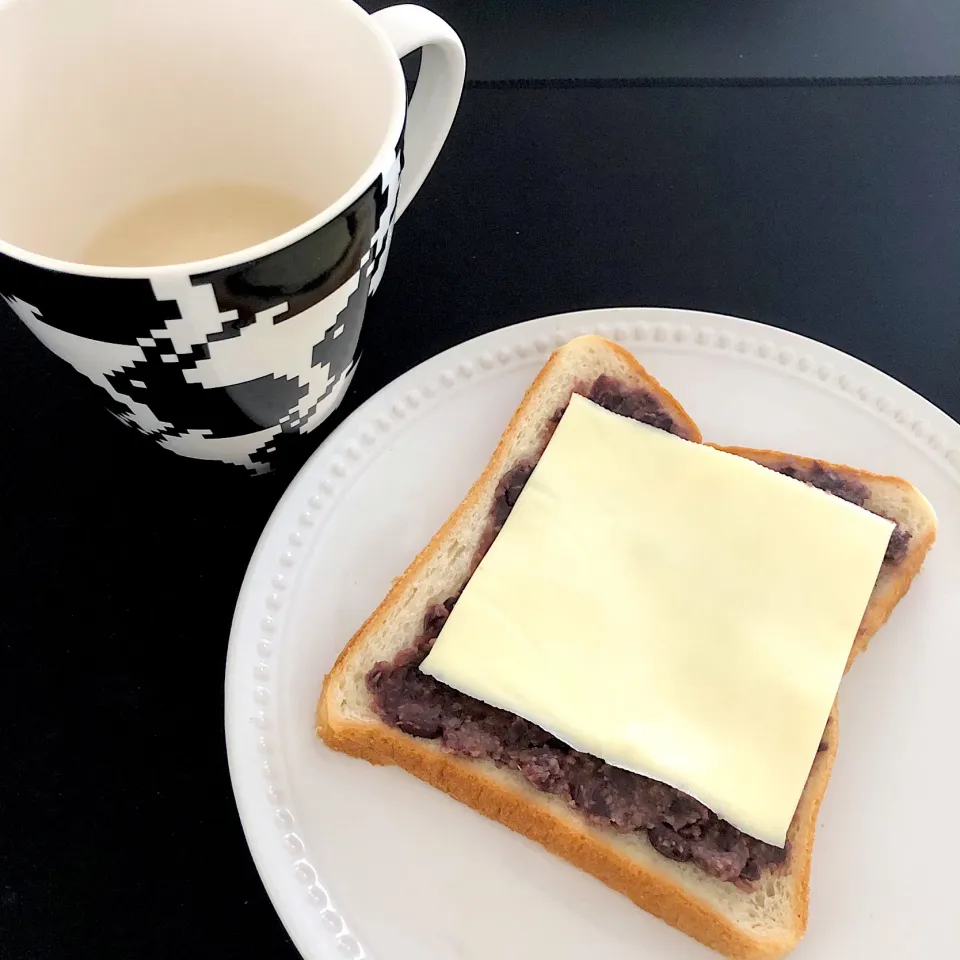 11:16 発酵あんこチーズ乗せパンと甘酒|へれ子さん