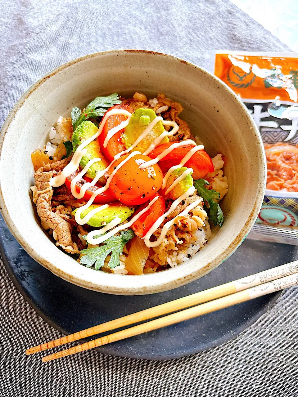 Snapdishの料理写真:アボカドトマト牛丼|さちっぺさん