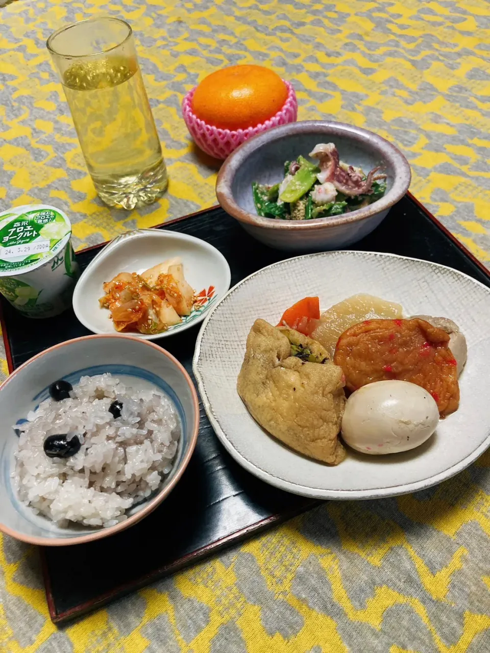 Snapdishの料理写真:grandmaの晩ごはん☆ 今夜は昨日の残りに､おネギの酢味噌和えを…ホットで柚子酒🍶
頂きます|kaoriさん