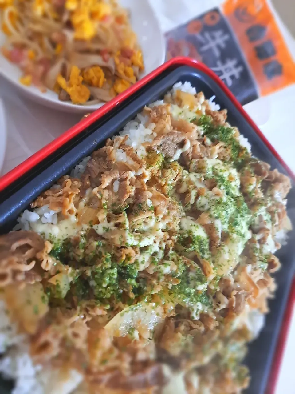 Snapdishの料理写真:プレートで焼きチーズ焼き牛丼(*ˊ˘ˋ*)|プリン☆さん