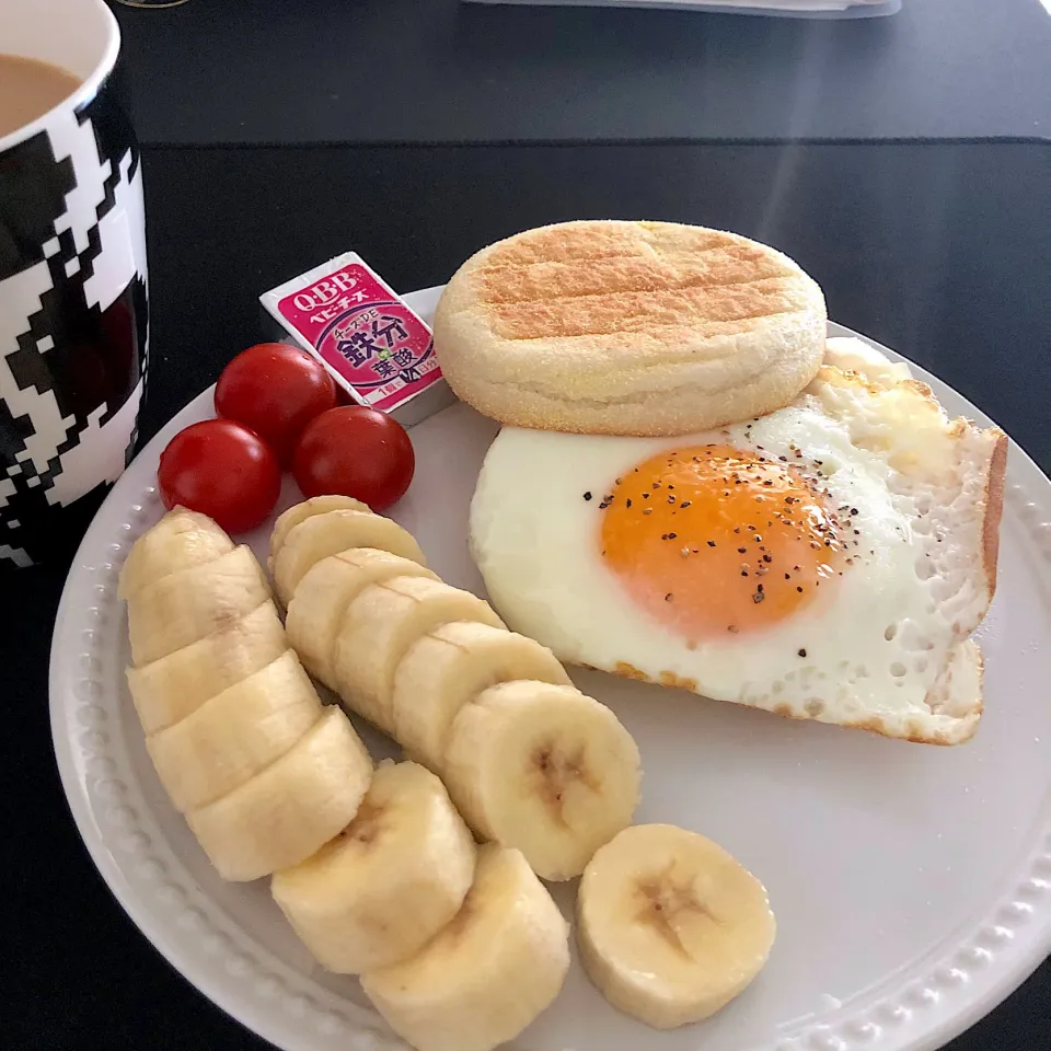 12:00 目玉焼きマフィン🍳|へれ子さん