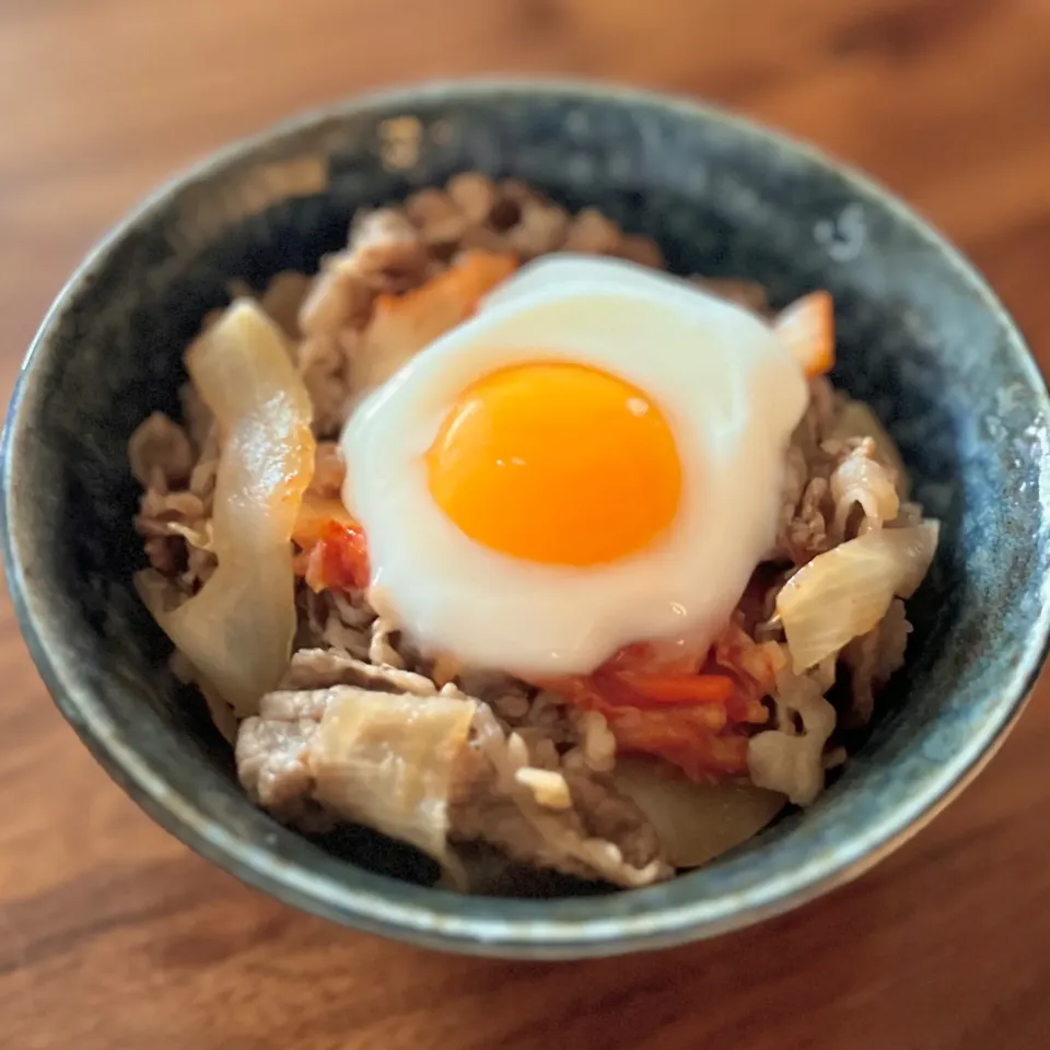 Snapdishの料理写真:温玉キムチ牛丼🐂吉野家の牛丼|アッコちゃん✨さん