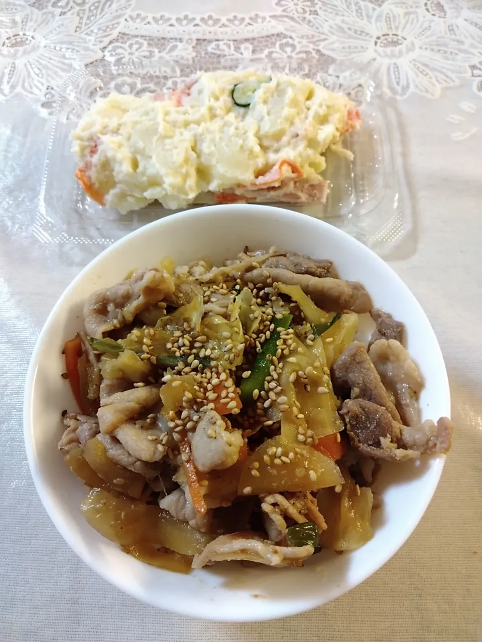 Snapdishの料理写真:甘醤油味噌󠄀味の丼|m.rafuさん