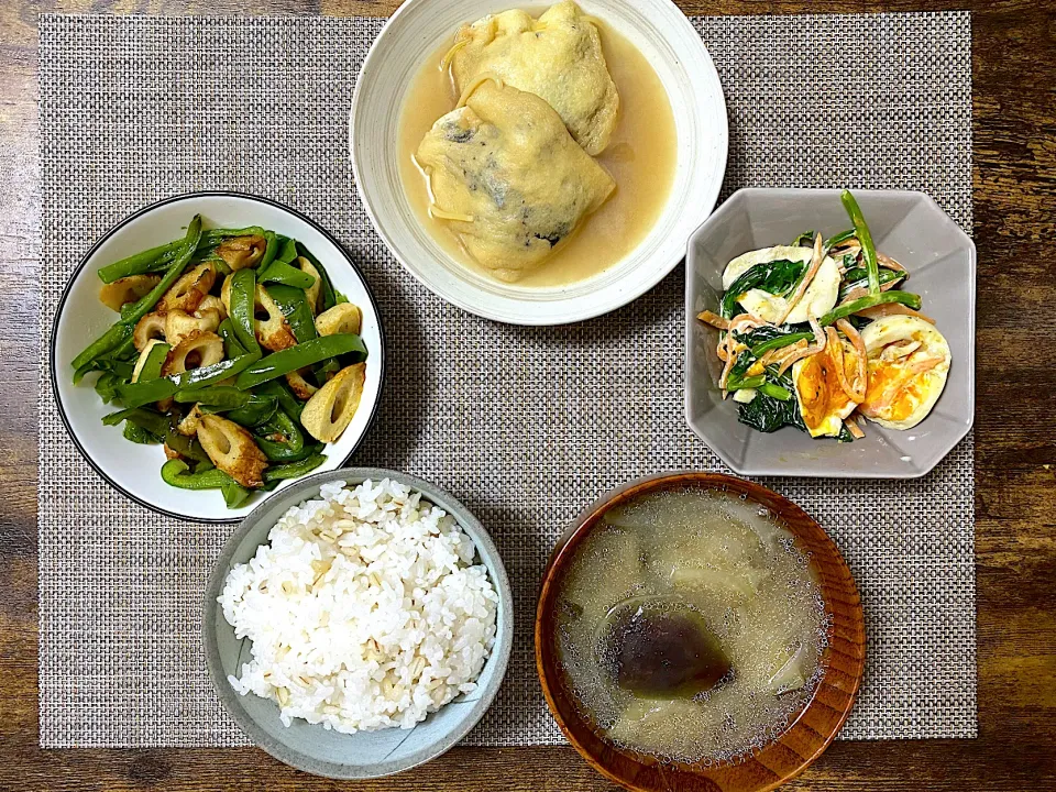 ひじき薄揚げの巾着煮　ほうれん草とゆで卵のゴママヨネーズ和え　ピーマンとちくわのカレー炒め　麦ご飯　味噌汁|♡misaki♡さん