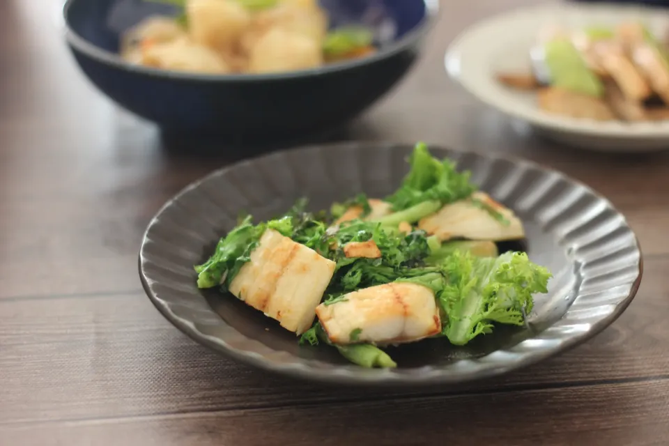 わさび菜とほっけの塩糀炒め|ちいさなしあわせキッチンさん