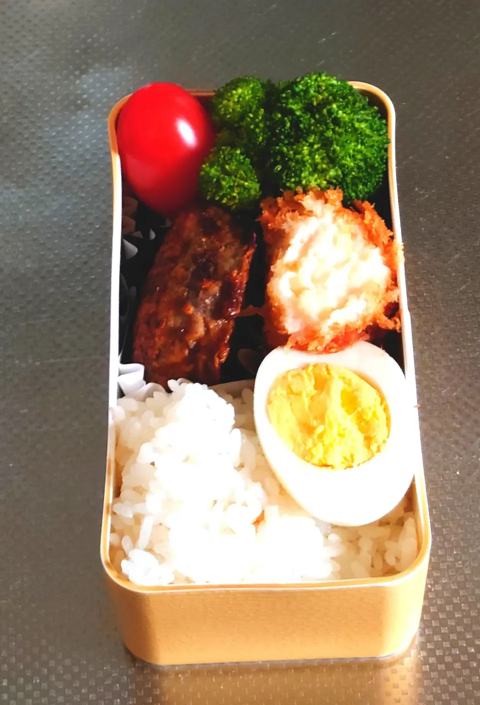 ハンバーグ＆クリームコロッケ弁当|黒川克博さん