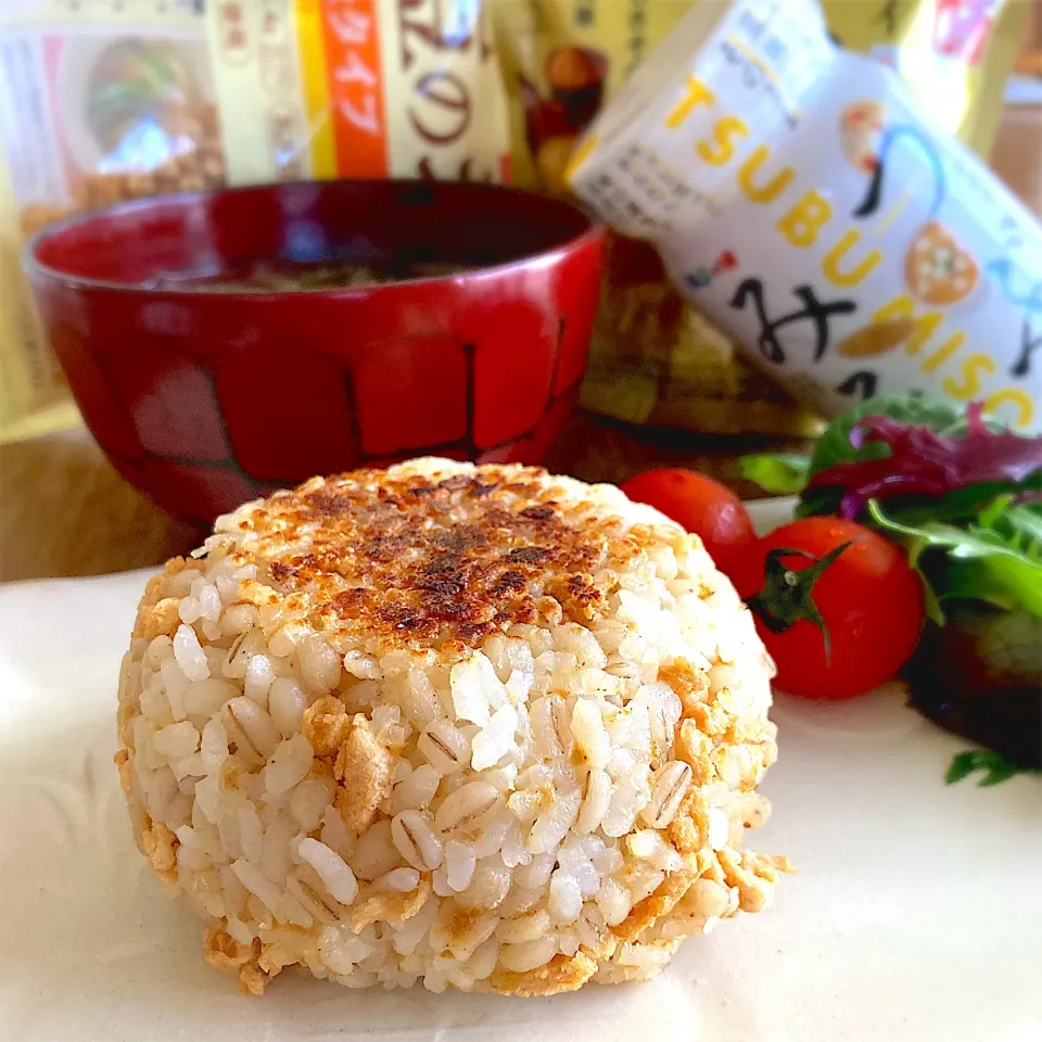 Snapdishの料理写真:つぶみそと大豆のお肉の焼きおにぎり|みずほさん