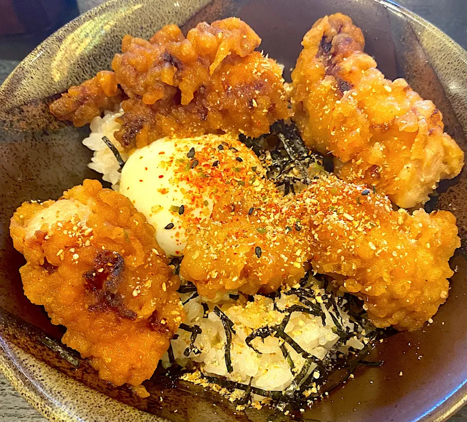 鶏玉天丼 讃岐製麺|すくらんぶるえっぐさん