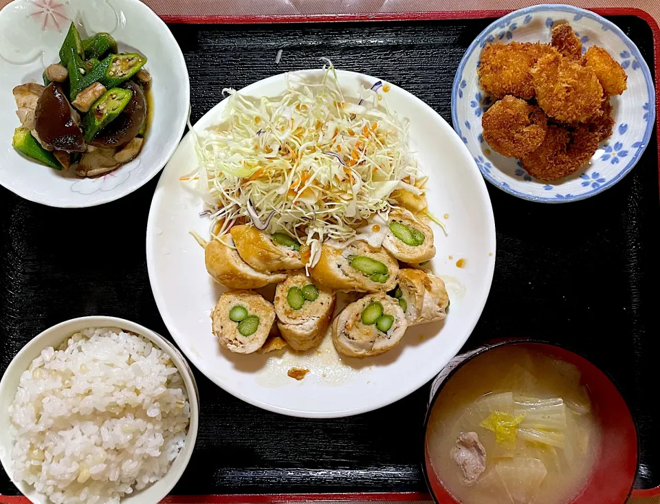 ささみのアスパラ巻き　小海老フライ　茄子と焼ピーマン　味噌汁|チャコぴーさん