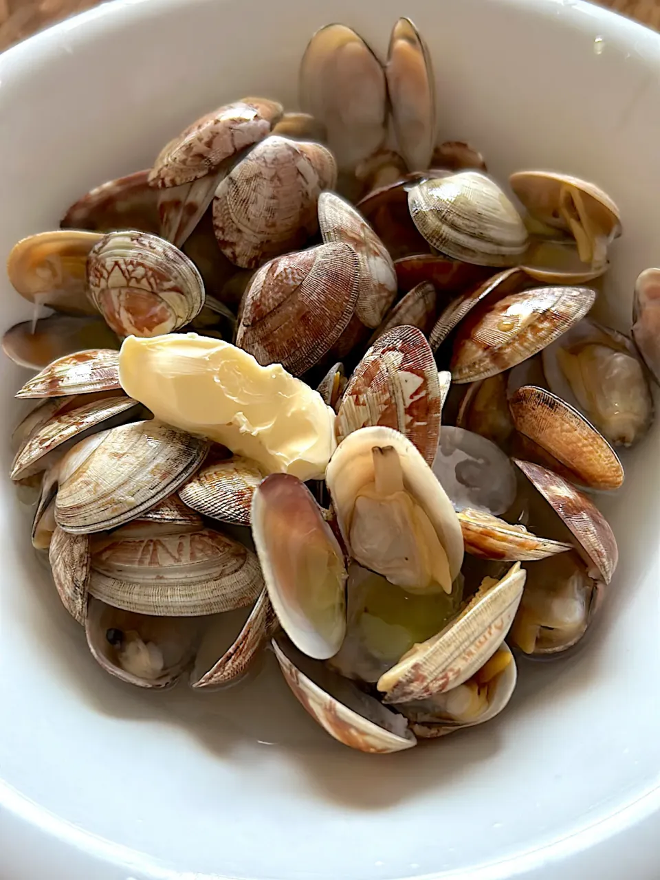 浅利酒蒸しに韮油とラーマかけたよ|ひらけごま@たかさん