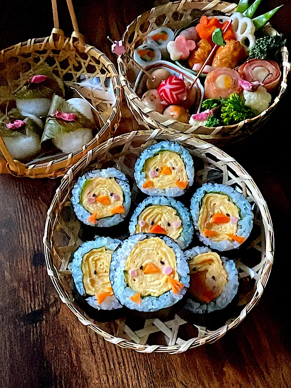 ぴよぴよ海苔巻きのお弁当🍱|とんちんさん