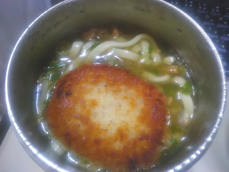 なめ茸と肉そぼろ入りとろみ付きコロッケうどん|darkbaronさん