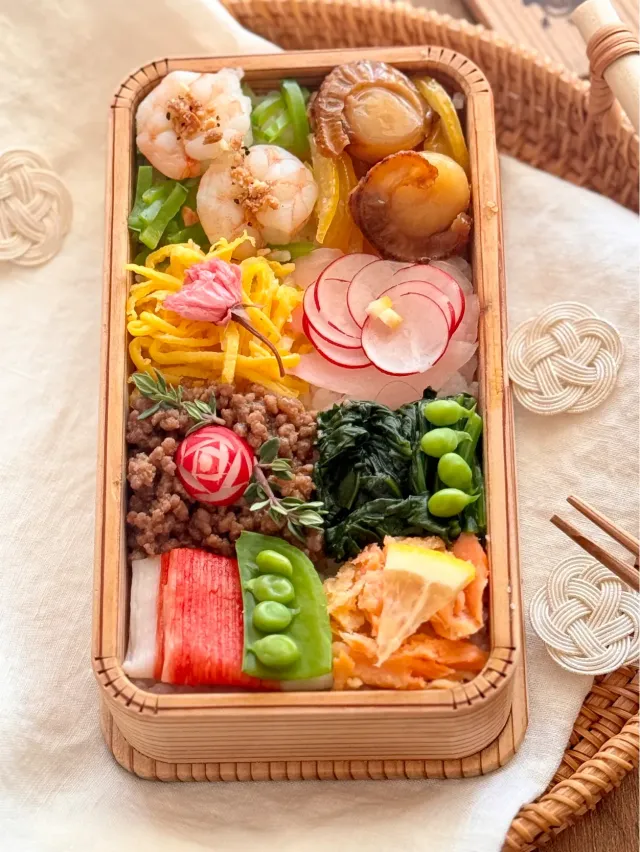 Snapdishの料理・レシピ写真:春のモザイク弁当🍱🌸 糀甘酒と醤油のシンプル調理🌸｜ワクワク 春のお花見弁当♪