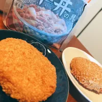 Snapdishの料理写真:牛丼の具で肉じゃがコロッケ|綾さん