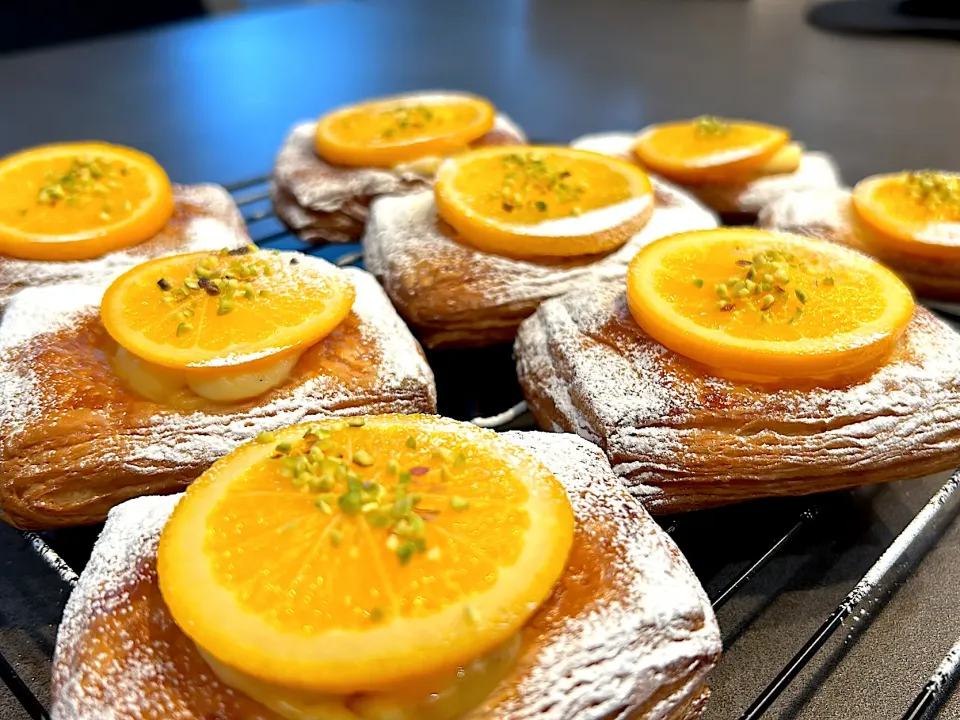 Snapdishの料理写真:オレンジクリームデニッシュ🍊|手作りパン工房　BakeryLife24さん