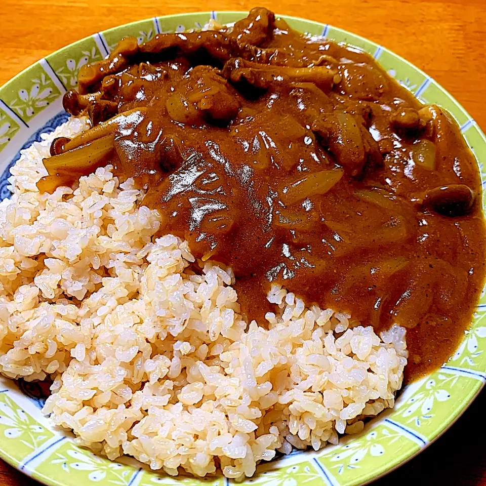 久しぶりの牛すじカレー^_^玄米ご飯麦入りで|きよっさんさん