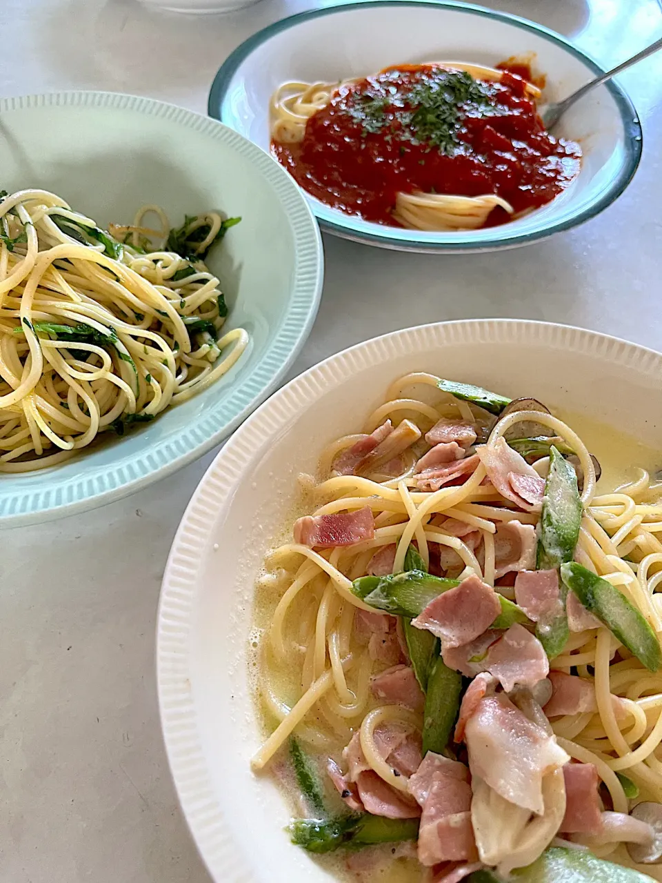 アスパラベーコンのクリームパスタ、大葉のパスタ、青の洞窟のポモドーロ🍝|ささるみさん